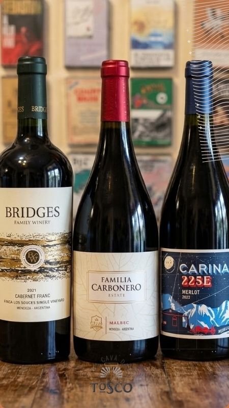 ombo Asado de vinos: Carbonero Estate Malbec, 225E Merlot y Bridges Single Vineyard, disponible en La Cava del Tosco
