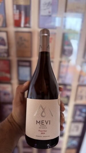 Botella de Mevi Pinot Noir Reserva, vino Pinot Noir del Valle de Uco, Mendoza, disponible en La Cava del Tosco
